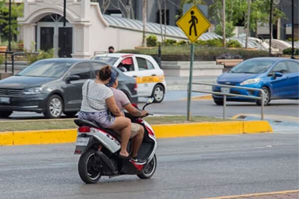 Te han multado por no llevar casco Descubre cuánto tendrás que pagar