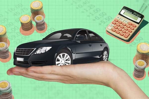 Quién asume los costos de transferencia al comprar o vender un coche